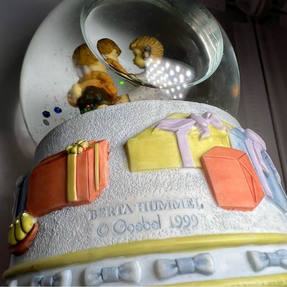 Berta Hummel "birthday treat" Goebel 1999 Snowglobe - Picture 6 of 9